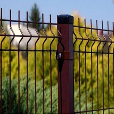 อายุการใช้งานยาวนาน Anti UV Powder โครงขัด 50x200mm Mesh 3D Curved Fence รั้วสายผสมผสานสําหรับทางด่วนและสวน