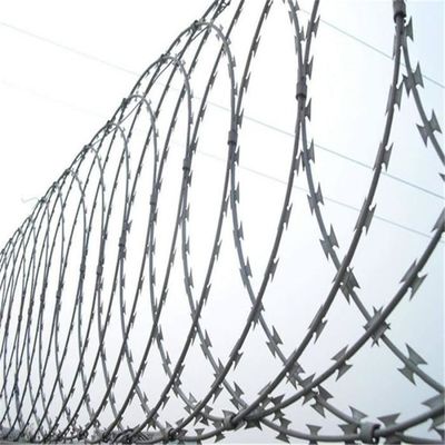 แอนติร็อสต์ Galvanizing สายด้ายมีดโกน สายรั้ว Mesh กว้าง 450mm