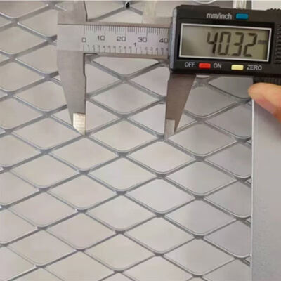 ตัดตามสั่ง ขยายอัลลูมิเนียม Mesh หน้าผนัง Cladding ตารางหลุม
