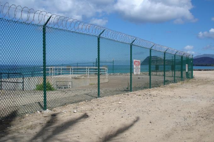 100ft 50ft 8ft 6 Ft แกลวนิเซียม Chain Link Fence รอลล์ 2.0mm Cyclone Mesh Fencing 1